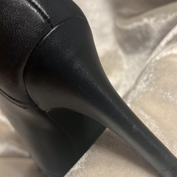 TAHARI Grace Booties - Picture 7 of 9